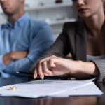 Развод на хоризонта: 2 невидими признака, че бракът се разпада,