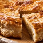 Апетитен пай от мойва: вечеря на масата за 30 минути