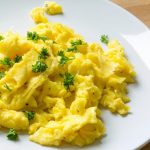 С какво да заменим яйцата за закуска: диетолозите назоваха 9